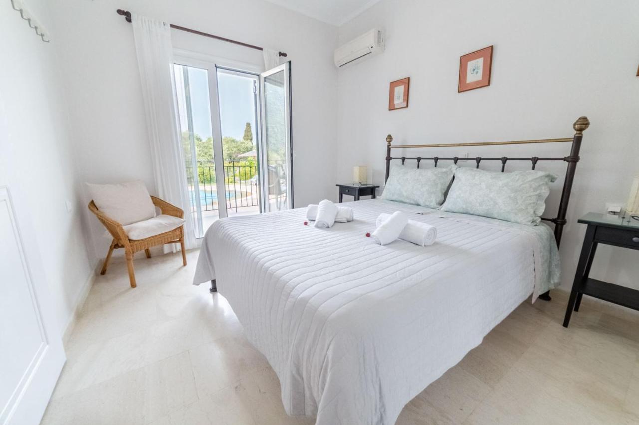 Villa Adonis Halikounas Bagian luar foto