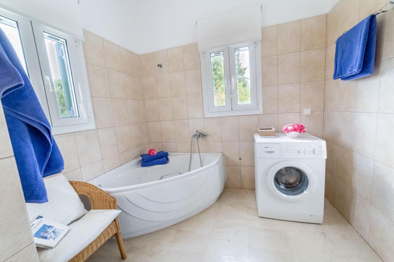 Villa Adonis Halikounas Bagian luar foto