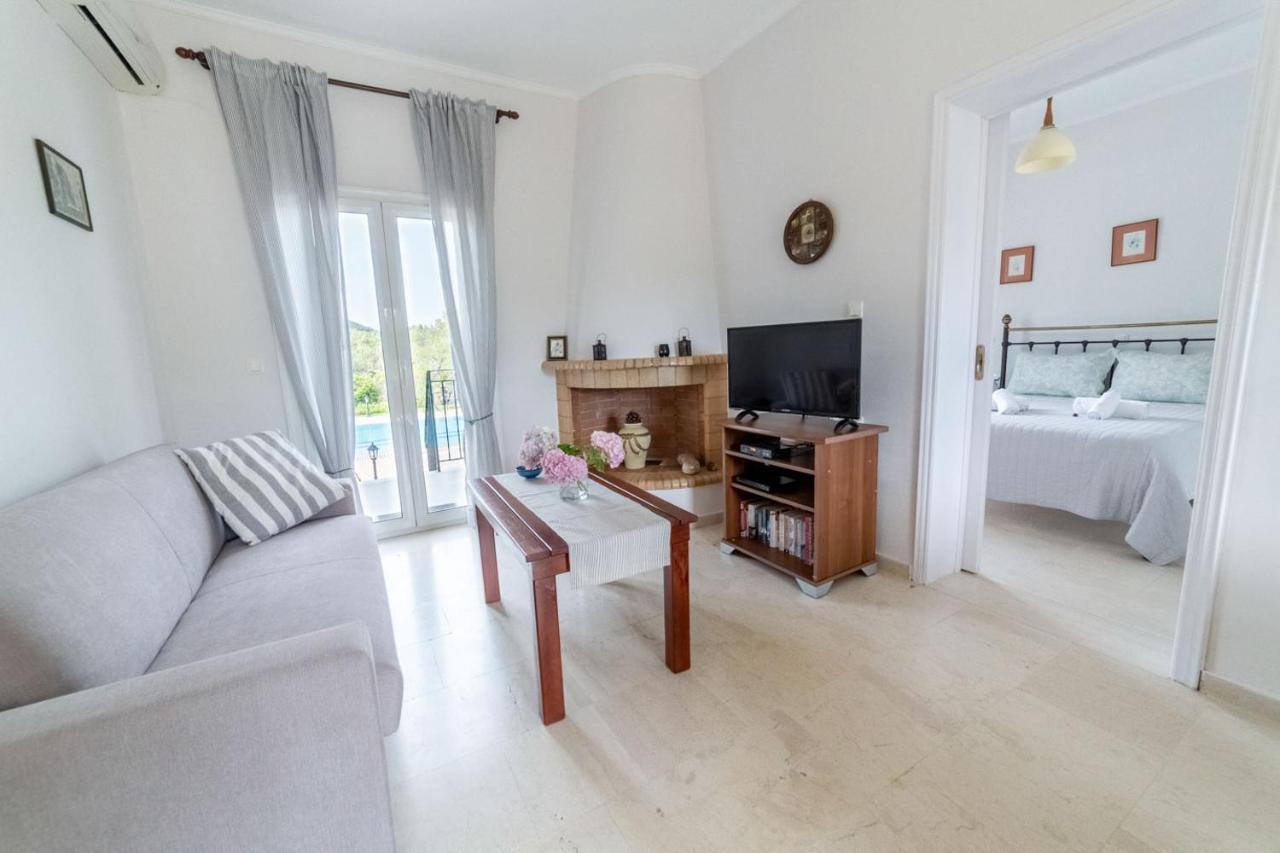 Villa Adonis Halikounas Bagian luar foto