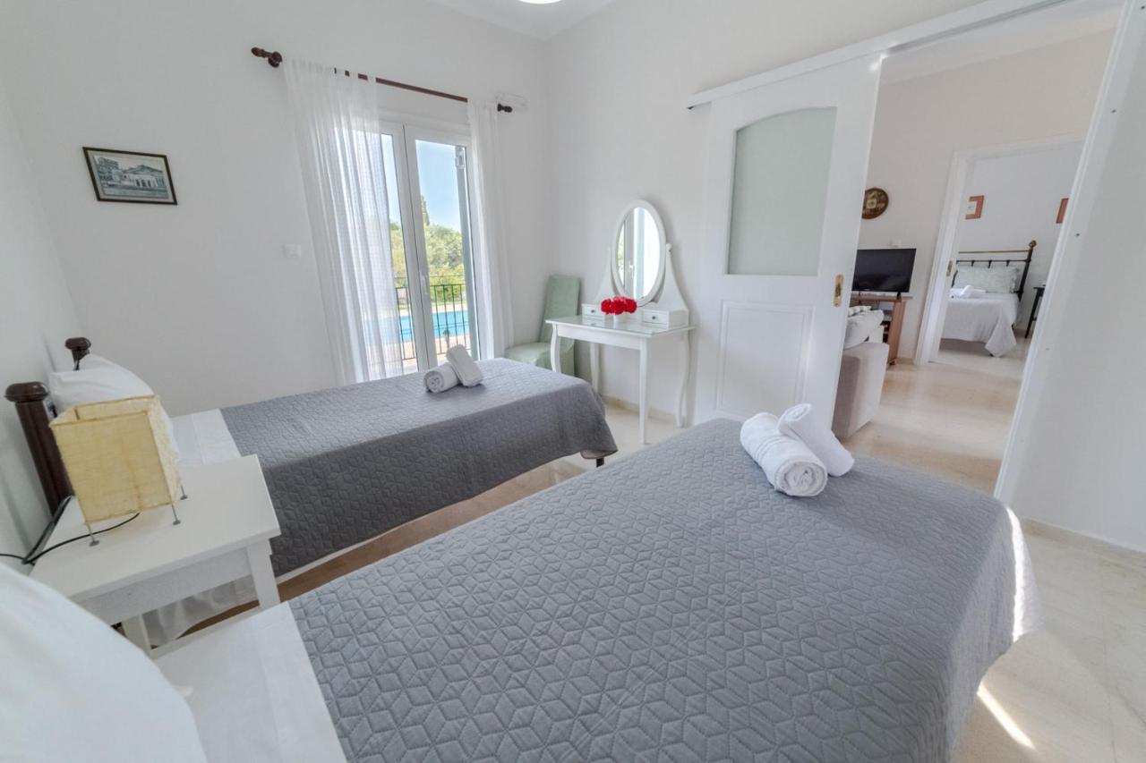 Villa Adonis Halikounas Bagian luar foto