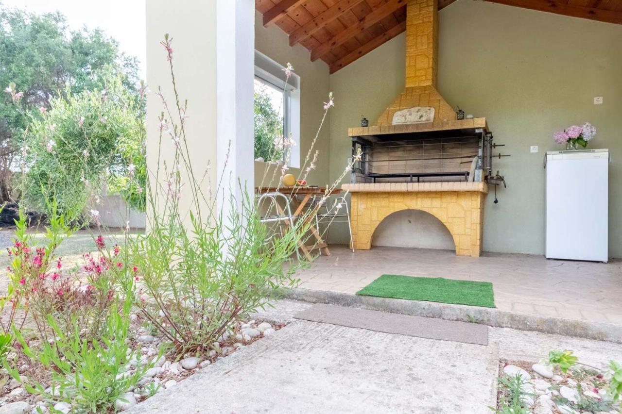 Villa Adonis Halikounas Bagian luar foto